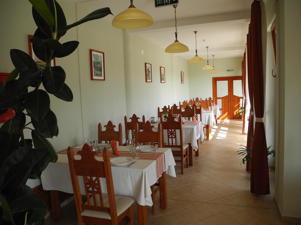 Bonanza Pensiune & Restaurant Mera Exterior photo